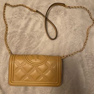 Beige/tan ToryBurch Wallet on chain crossbody bag